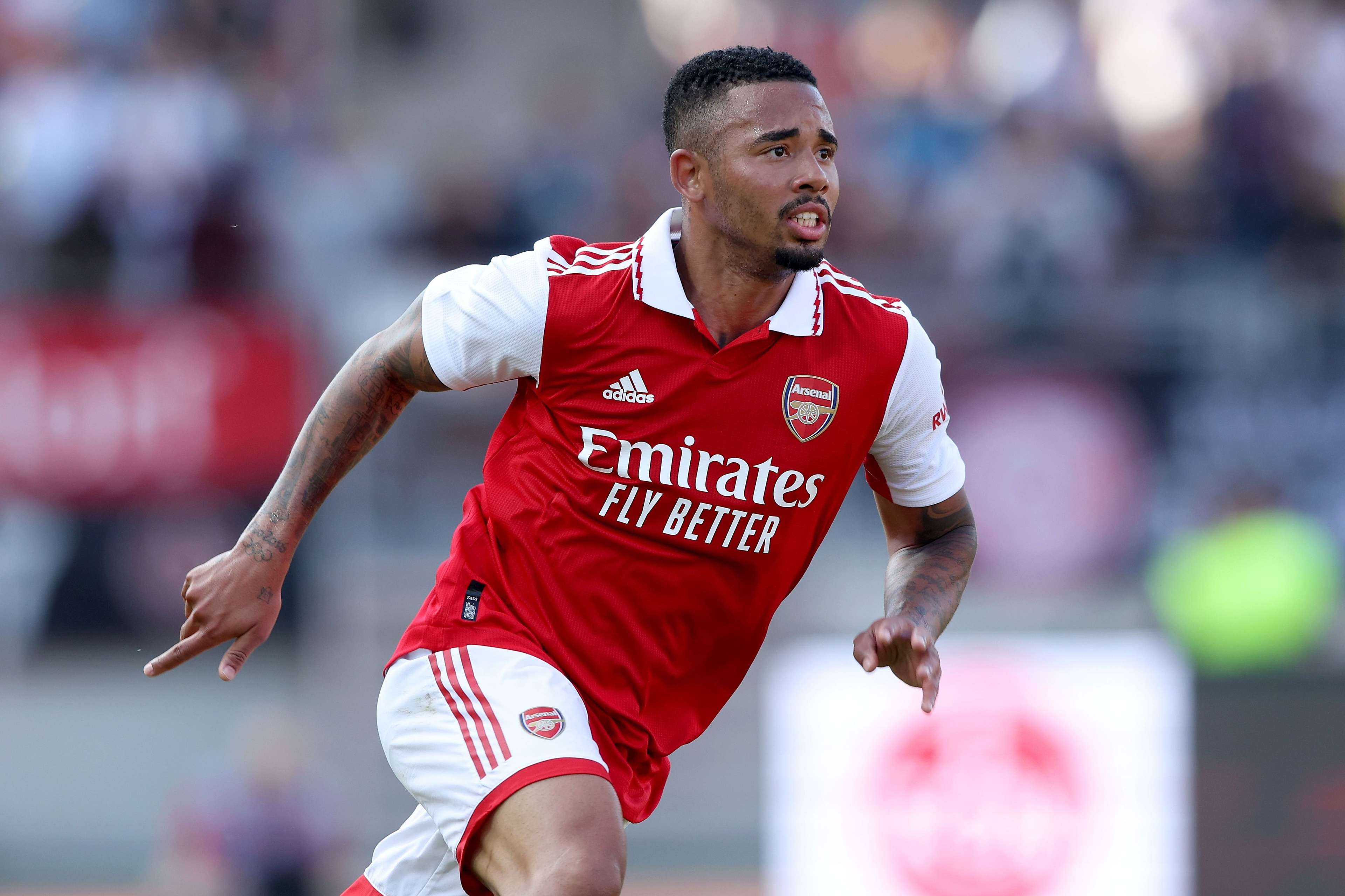 本泽马缺席世界杯引热议 球迷称博格巴巫师神奇 梅罗依旧是焦点